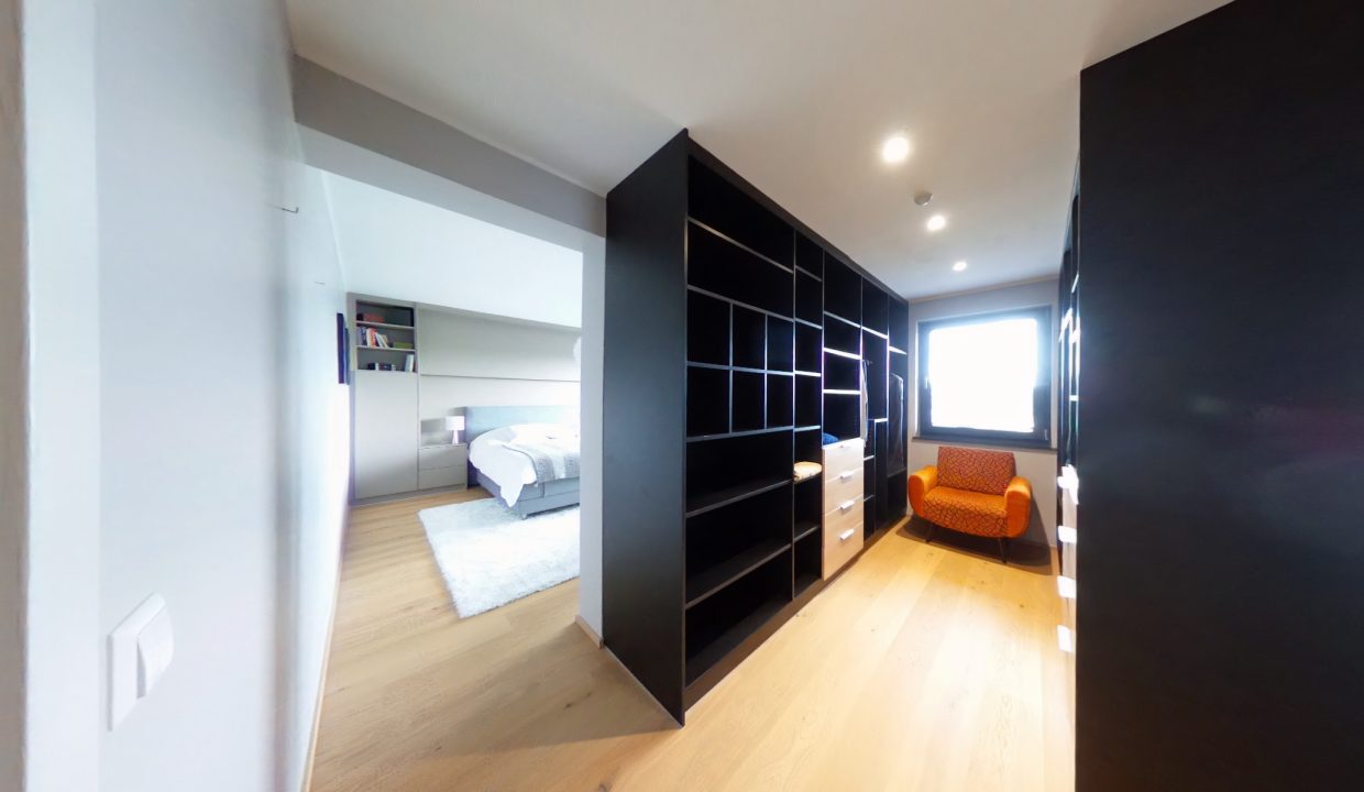 Master Bedroom 4 - Dressing